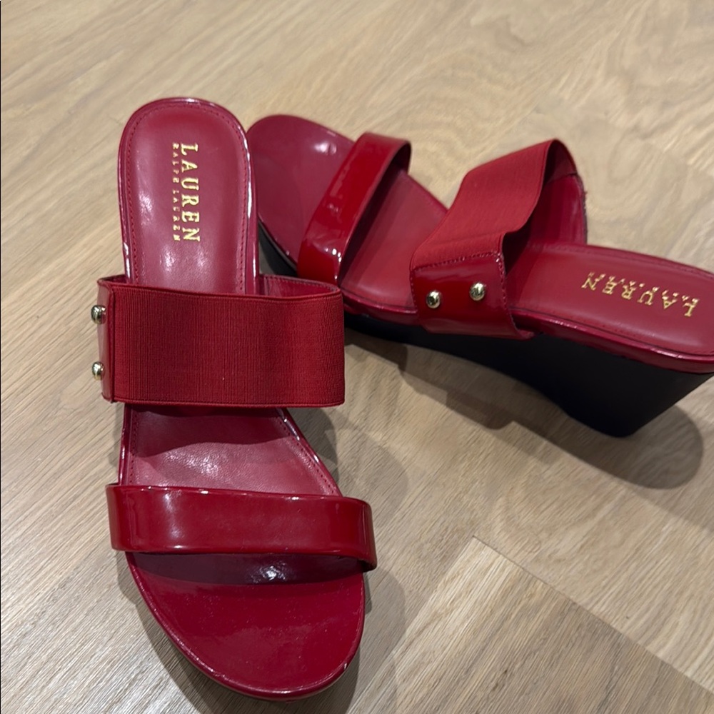 Never worn Lauren Ralph Lauren Red Wedge Shoes Modern Design